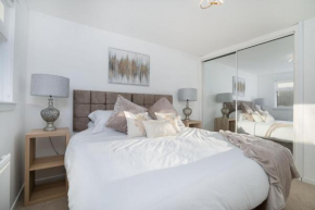Comfy 3 Bed House - Free Parking